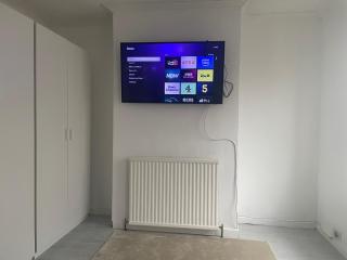3 Bed House in Reading Area - 7