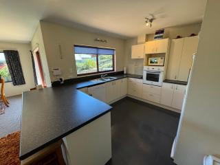 4 St James Avenue - 4