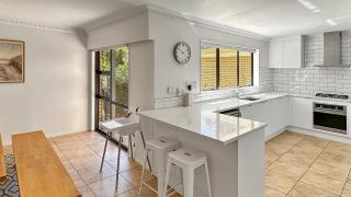 Conifer Grove Family Oasis 5BR Sleeps 10 Amazing Seaview - 5