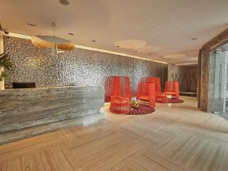 Novotel Suites Manila at Acqua - 8