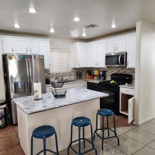 Elegant & Beautiful Home Near Tucson Airport - 9