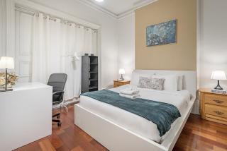 Spacious 3BR Downtown - 2 Queen & Bunk & Sofa Bed - 9