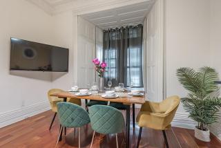 Spacious 3BR Downtown - 2 Queen & Bunk & Sofa Bed - 1