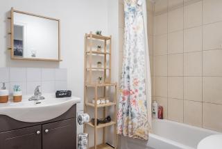 Spacious 2BR Downtown - Vintage Charm Sleeps 10 - 5