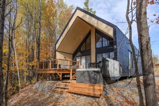 Onyx - Spa Fire Pit and Forest View - Domaine du Grand Portneuf - 8