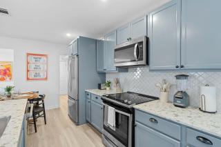 Sleeps 8 Modern 3BR Leander Coffee Bar & Yard - 2