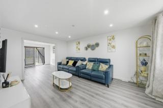 Lara's 4 Bedroom House near Coventry - 5