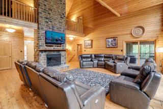 Idyllic Mtn Retreat with Hot Tub Near Shenandoah NP! - 0