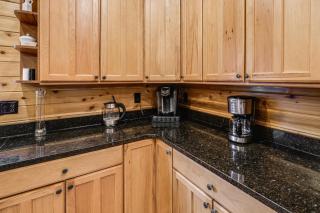 Idyllic Mtn Retreat with Hot Tub Near Shenandoah NP! - 2