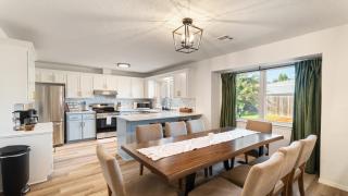 Luxury 3 Bdr Edmond, Fuseball, Pac-man, Sleeps 9 - 8