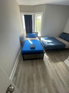 THE BLOOR AC SUITE-Free Wifi-Train-Bus Stop Next Door - 1