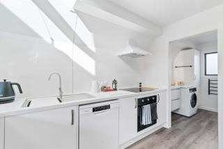 Charming A-Frame Retreat in Historic Arrowtown - 5