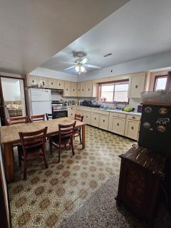 Charming East Van Room w Fireplace & Private Bathroom - 6