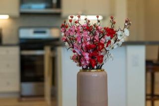 Luxurious Cozy Ontario Home Ideal Family Retreat - 6