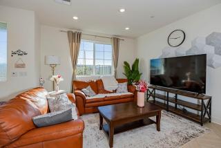 Luxurious Cozy Ontario Home Ideal Family Retreat - 5