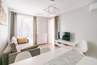 Luxury & Stylish Apartment in Wola Warsaw, Balcony - 9