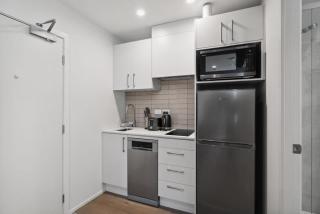 Modern Studio with fantastic Mountain Views - 8