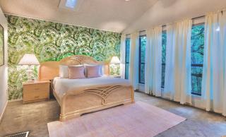 Retro Retreat - Fire Pit, Billiards, Media Room, Games - 7