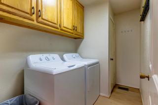 Retro Retreat - Fire Pit, Billiards, Media Room, Games - 5