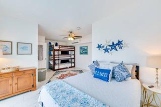 River Front - Fishing dolphins views galore - 2