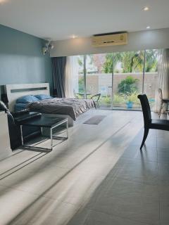 Beautiful apartment by the seaside, terrace pool, free gym - 0