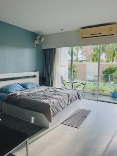 Beautiful apartment by the seaside, terrace pool, free gym - 1