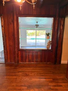 New Unique Home Near Airport - 4