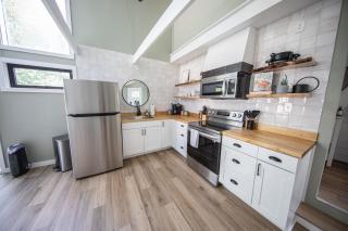 Unwind at this Modern Bethel Village Escape - 7