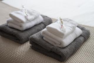 Salem 3 Bedroom with Gameroom, Balcony, Parking, and more - 3