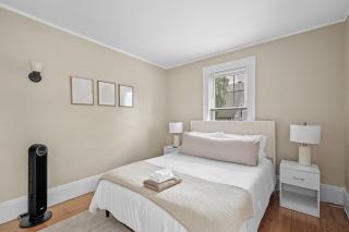 Salem 3 Bedroom with Gameroom, Balcony, Parking, and more - 2