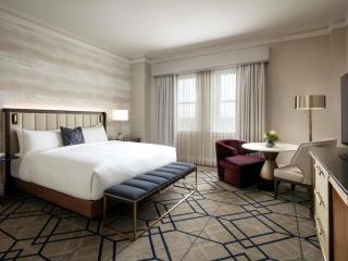 Fairmont Hotel Macdonald - 3