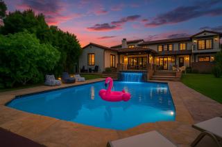 Epic Resort Villa: Pool Spa Firepit View Games - 0