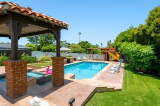 Epic Resort Villa: Pool Spa Firepit View Games - 3