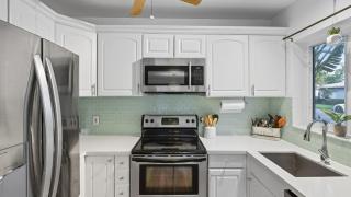 Fort Lauderdale Escape with Pool Hot Tub Dual Kitchens Paradise Stay by AvantStay - 1