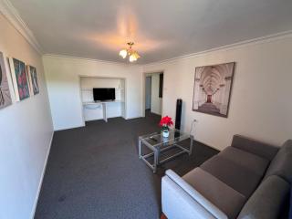 Apartments on Turf Unit 3 - 3