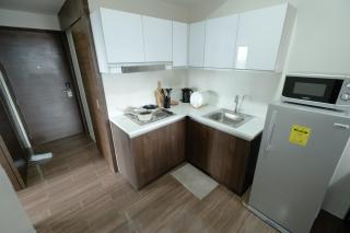 Modern 2BR Makati with fast Wifi and Netflix - 8