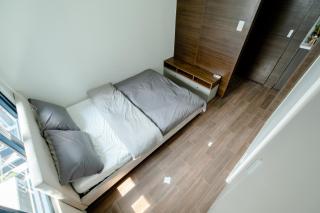 Modern 2BR Makati with fast Wifi and Netflix - 2