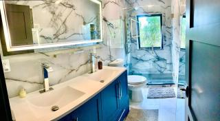 MIAMi MID-CENTURY GEM - 3