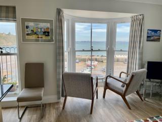 2 Bed in Tenby FB112 - 8