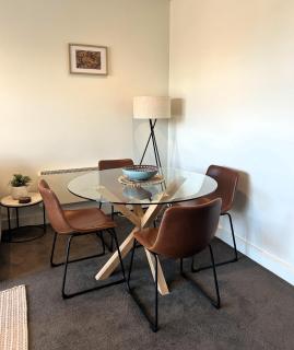 THE WATERFRONT APARTMENTS 1 Bedroom Apartment with Street Views located on the Geelong Waterfront - 4607 - 5