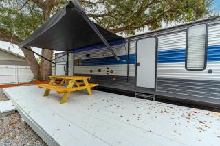 The Backyard Glampground - Camper Fire Pit & Games - 6