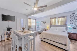 Sunny Tampa Home Near Downtown & Stadiums - 0