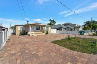 Sunny Tampa Home Near Downtown & Stadiums - 7