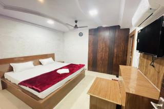 OYO The 3 Star Hotel - 0