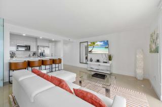 Luxury Brickell Penthouse Ocean Views Rooftop Pool - 3