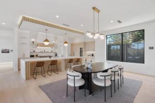 Barton Springs Luxe Heated Pool Spa Sleeps 16 - 6