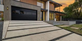 Barton Springs Luxe Heated Pool Spa Sleeps 16 - 1