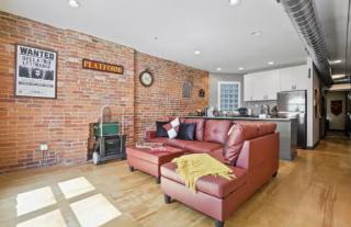 Short North Retreat Downtown Columbus Enchanted Flat - 3