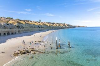 Luxe Scandinavian 2BR Retreat Near McLaren Vale - 6
