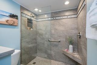 Lahaina Shores 215 · LS 215 Direct Beachfront Views Remodeled St - 5